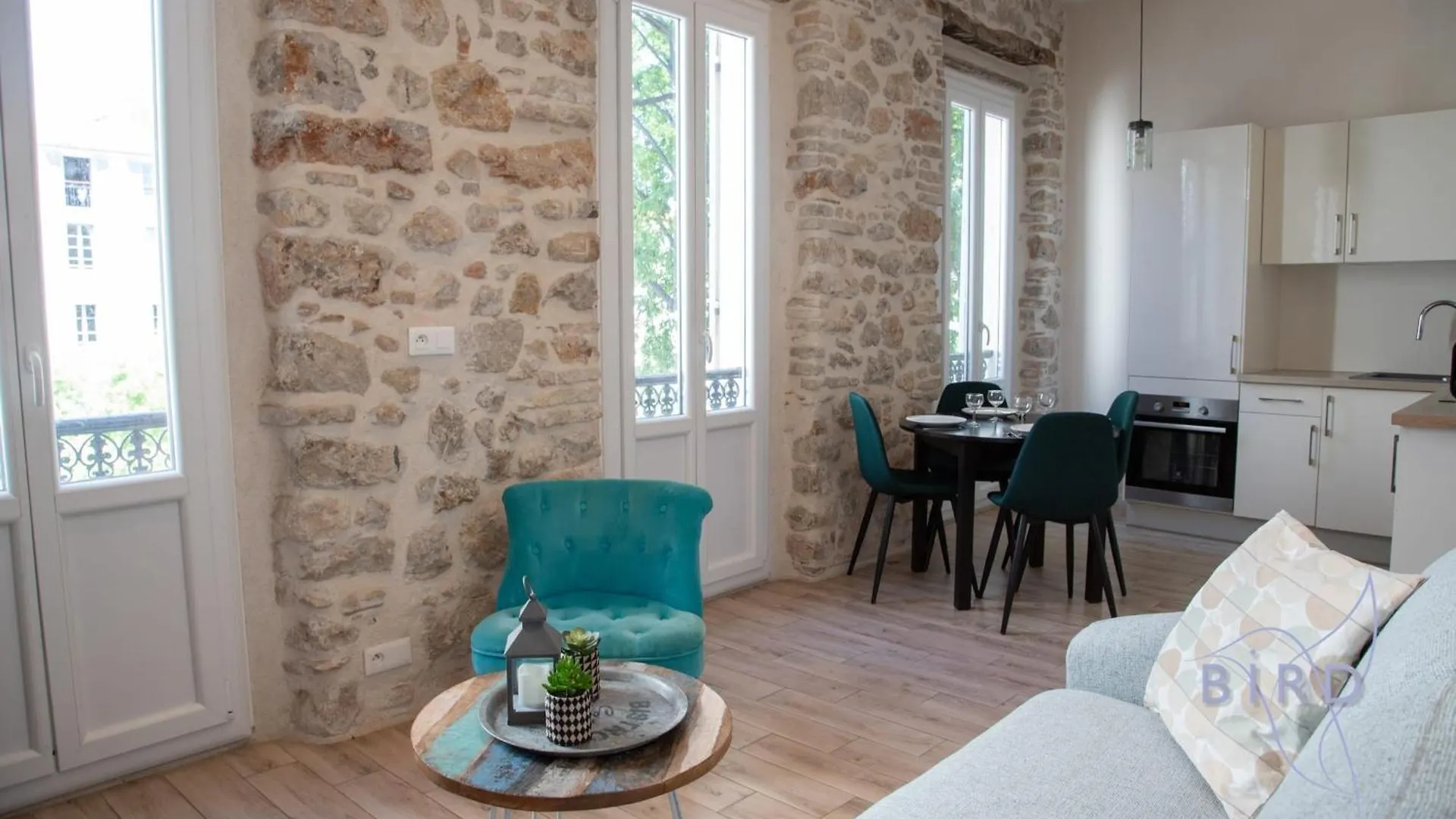 Charming 2-Room Apartment In The Heart Of アンティーブ フランス