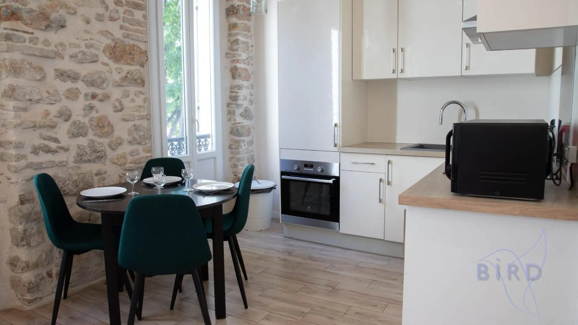 Charming 2-Room Apartment In The Heart Of アンティーブ 0*,
