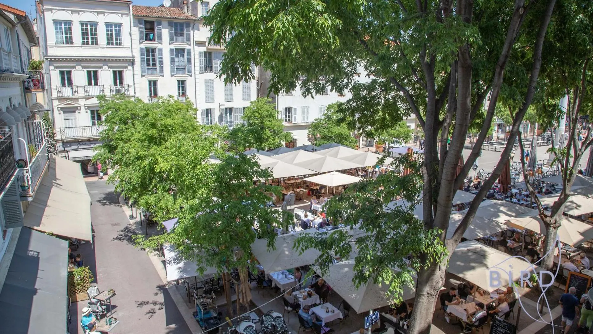 Charming 2-Room Apartment In The Heart Of アンティーブ