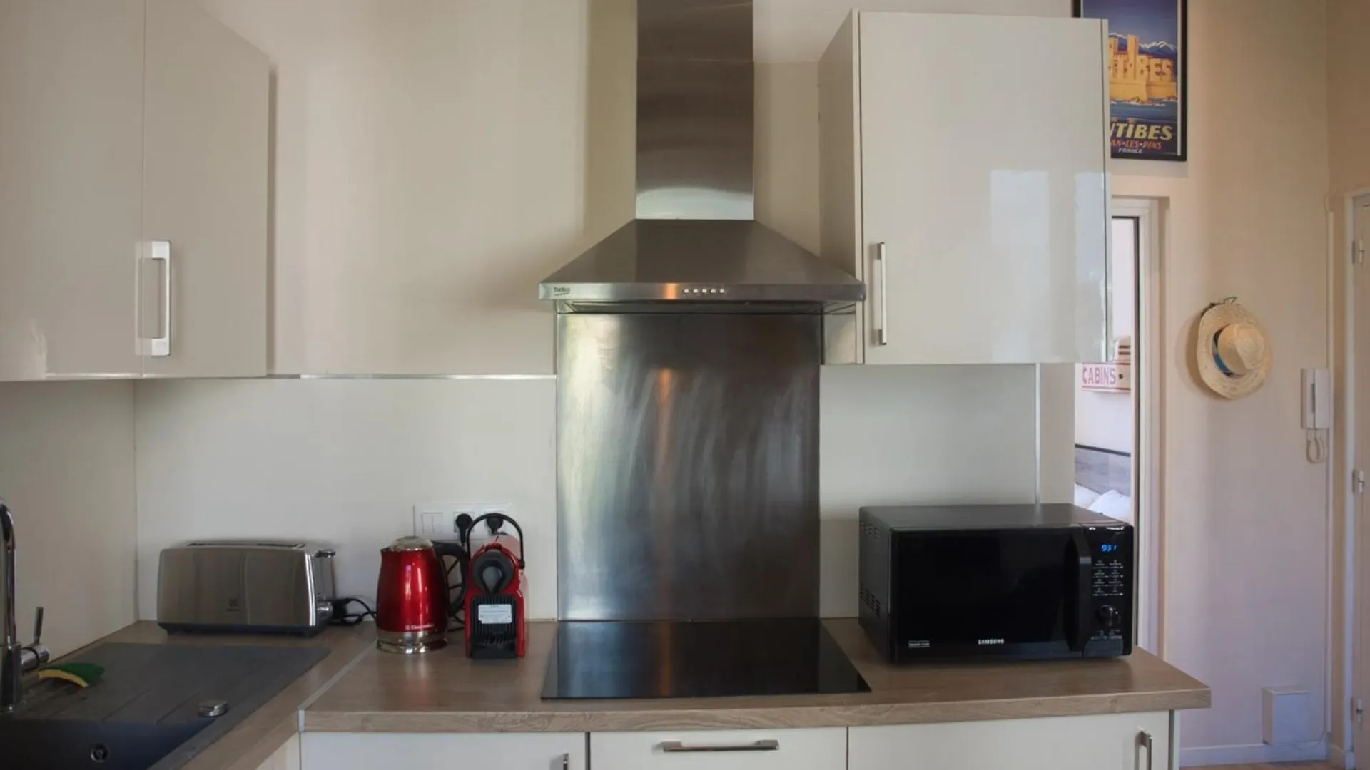 Charming 2-Room Apartment In The Heart Of Antibes 0*,  France